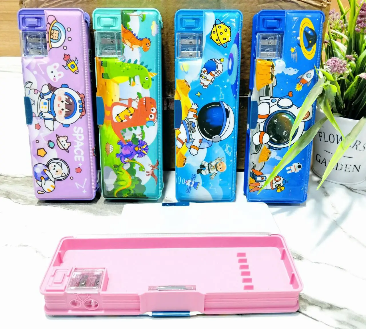 مقلمة وجهين + براية - كود 81