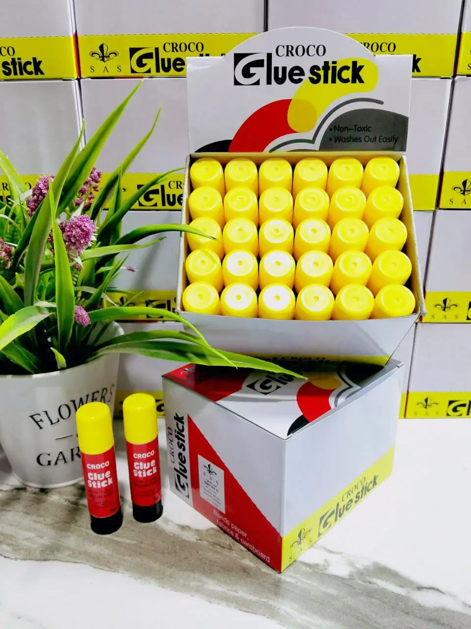 ( عرض ) 3 قطعة صمغ بريت